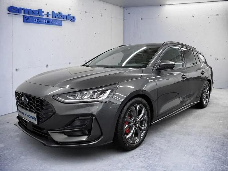 Grau Gebraucht 2025 Ford Focus ST-Line X Limousine | 28.590 € (Fairer Preis) - Bild 1/4