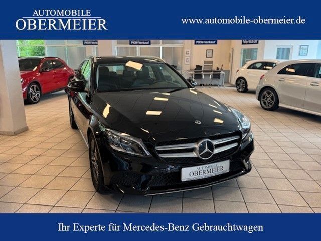 Obsidianschwarz metalliclack Gebraucht 2020 Mercedes C180 Kombi | 25.950 € (Fairer Preis) - Bild 1/4