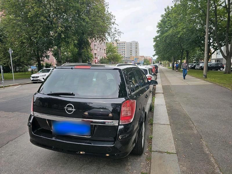 Gebraucht Opel Astra 2010 Blau Kombi