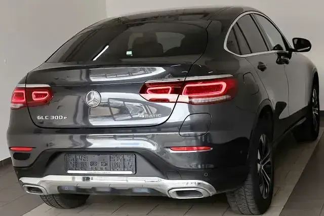 Gebraucht Mercedes GLC300e 320 PS (235 kW) 2022 Grafitgrau  metalliclack (metallic) Coupé