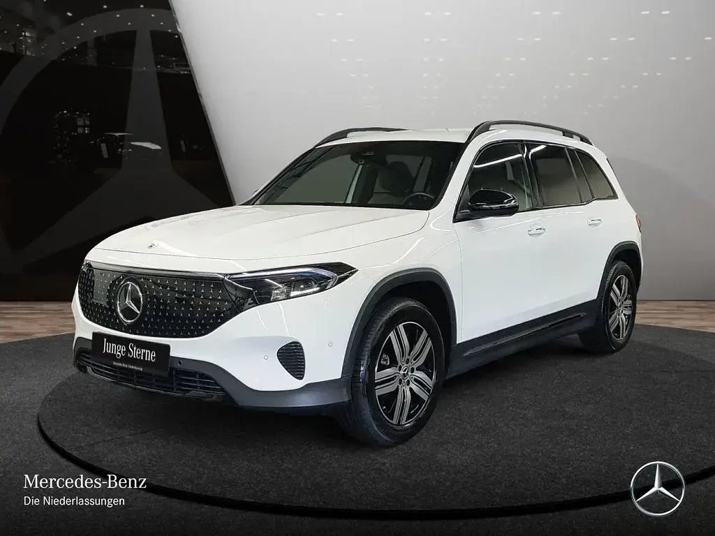Gebraucht Mercedes EQB250+ Night 139 kW (190 PS) 2025 Weiß SUV