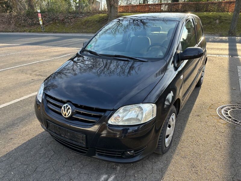 Schwarz Gebraucht 2010 VW Fox Basis Kleinwagen | 2.199 € (Fairer Preis) - Bild 1/4