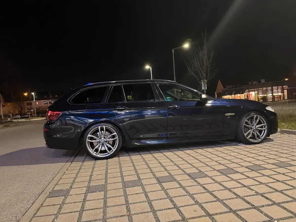 Gebraucht BMW M550 M Sport 381 PS (280 kW) 2016 Blau Limousine