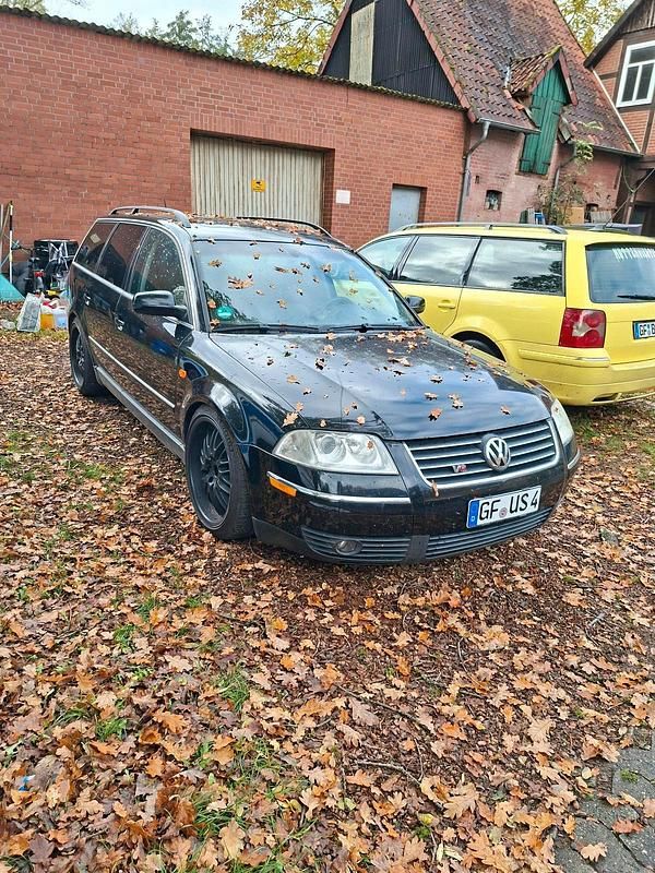 Schwarz Gebraucht 2002 VW Passat Kombi | 2.000 € (Guter Preis) - Bild 1/4