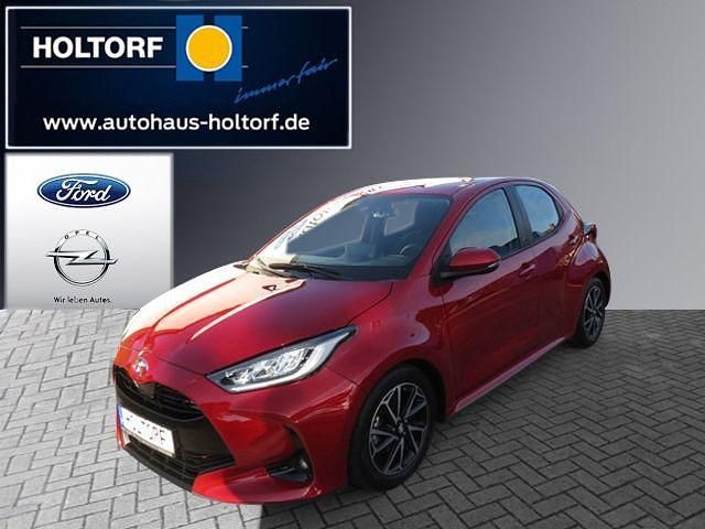 Emotional red2 Gebraucht 2022 Toyota Yaris Team Limousine | 16.479 € (Fairer Preis) - Bild 1/4