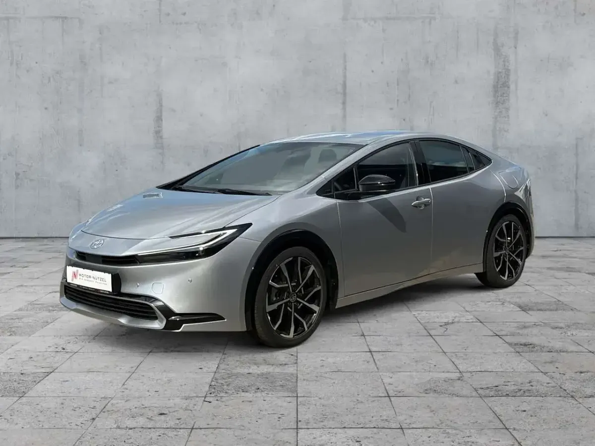 Neu Toyota Prius Executive 223 PS (164 kW) 2025 Silver metallic Kleinwagen
