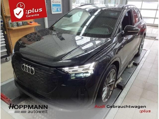Mythosschwarz metallic Gebraucht 2022 Audi Q4 e-tron Ambiente SUV | 26.990 € (Guter Preis) - Bild 1/3