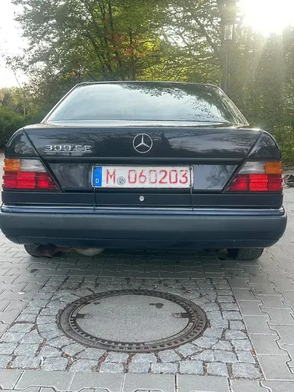 Second-hand Mercedes E300 179 CP (131 kW) 1992 Albastru Coupe