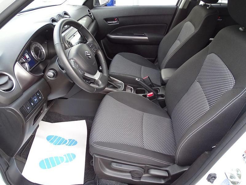 Gebraucht Suzuki Vitara Comfort 116 PS (85 kW) 2022 Weiß SUV