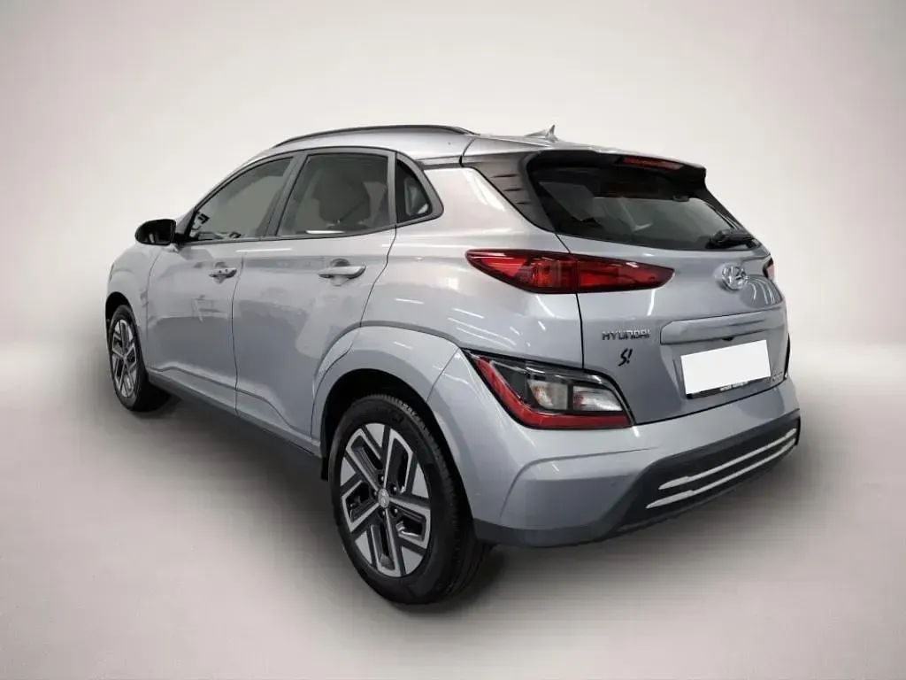 Gebraucht Hyundai Kona Select 100 kW (136 PS) 2022 Manufacturer SUV