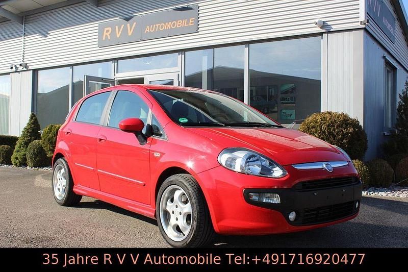 Gebraucht Fiat Punto Evo Dynamic 84 PS (61 kW) 2011 Rot Kleinwagen