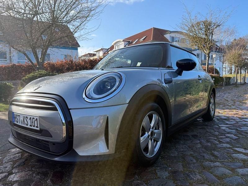 Gebraucht Mini Cooper Essential 136 PS (100 kW) 2022 Silber Kleinwagen