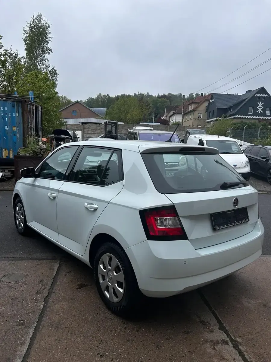Gebraucht Skoda Fabia 90 PS (66 kW) 2016 Weiß Kleinwagen