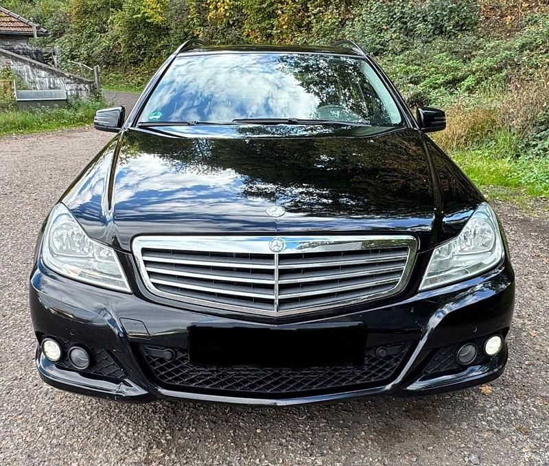Schwarz Gebraucht 2013 Mercedes C200 Kombi | 4.499 € (Fairer Preis) - Bild 1/4