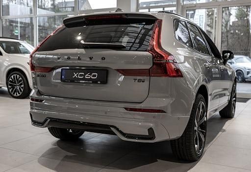 Neu Volvo XC60 Plus 455 PS (334 kW) 2026 Grau SUV