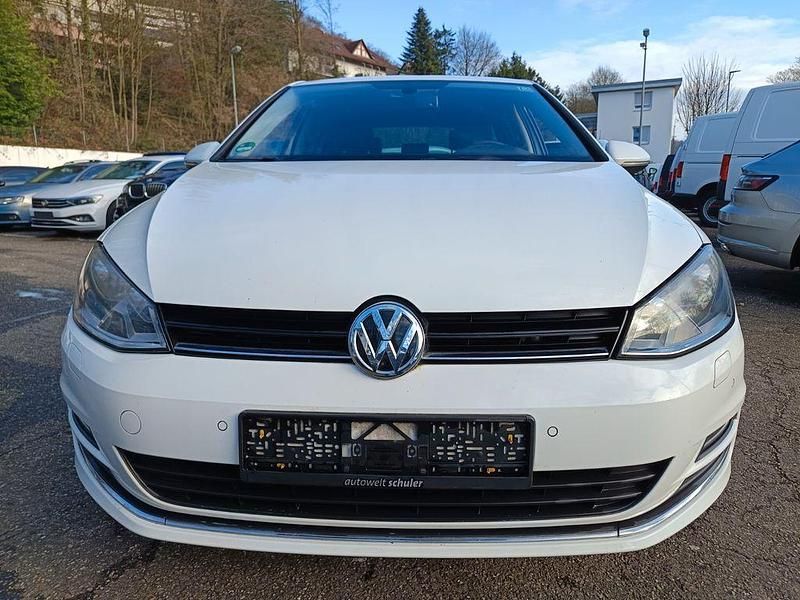 Gebraucht VW Golf VII LOUNGE 150 PS (110 kW) 2015 Pure white Limousine