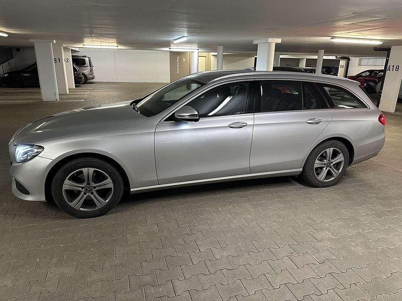 Gebraucht Mercedes E220 Avantgarde 194 PS (142 kW) 2020 Silber Kombi