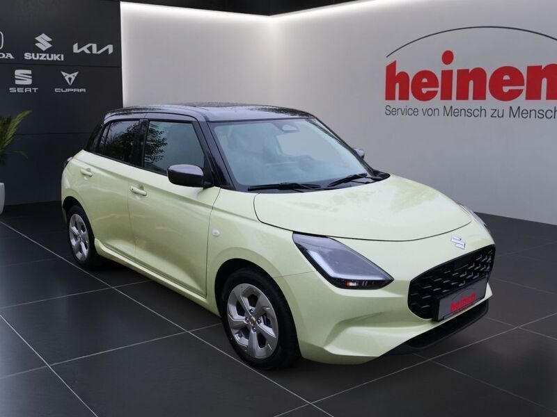 Gelb Neu 2025 Suzuki Swift Comfort+ Limousine | 21.780 € - Bild 1/4