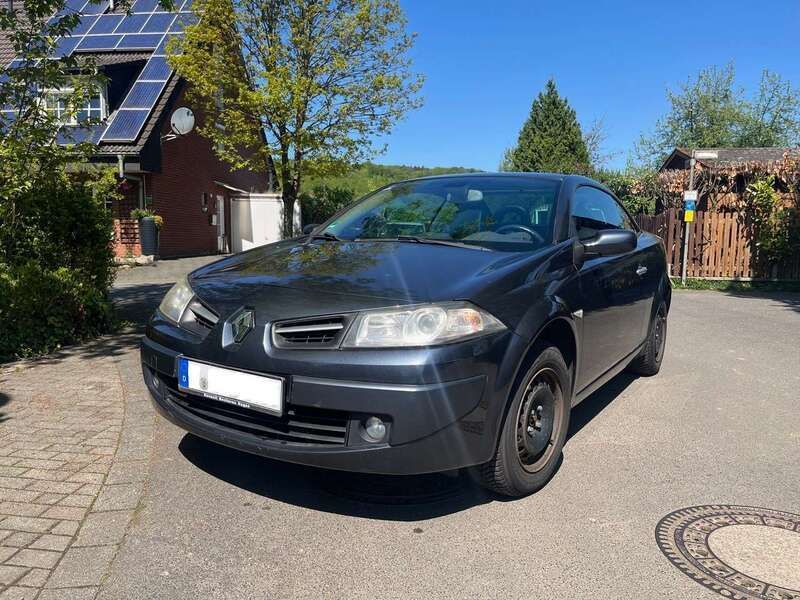 Grau Gebraucht 2009 Renault Mégane Cabriolet Exception Cabrio | 3.500 € - Bild 1/4