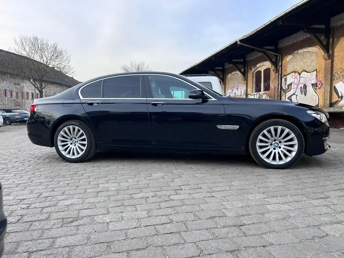 Gebraucht BMW 730 211 PS (155 kW) 2014 Schwarz Limousine