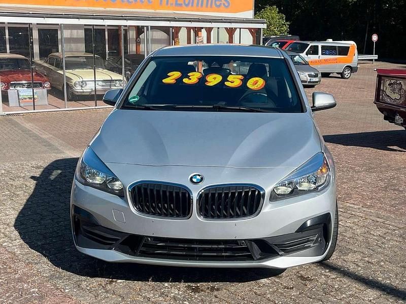 Glaciersilber metallic Gebraucht 2019 BMW 220 Active Tourer Advantage Van / Kleinbus | 22.900 € (Etwas zu teuer) - Bild 1/4