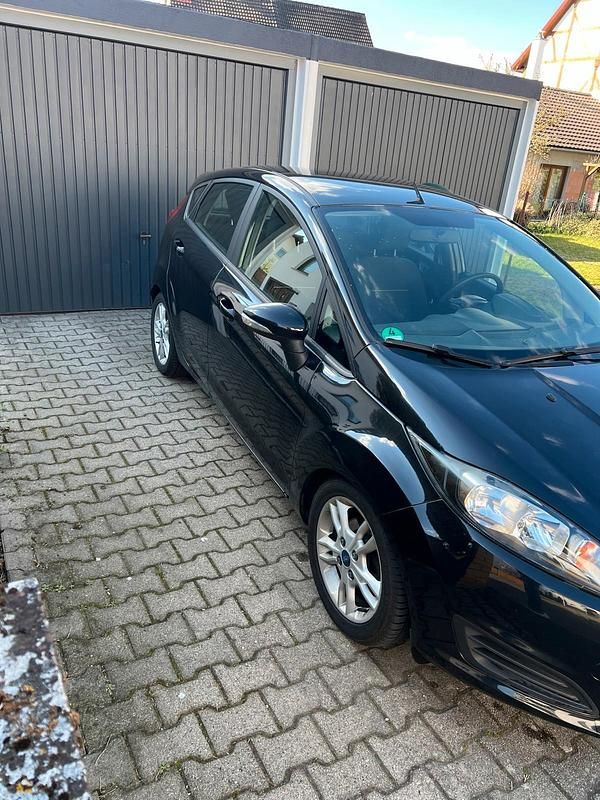 Gebraucht Ford Fiesta 75 PS (55 kW) 2014 Schwarz Kleinwagen