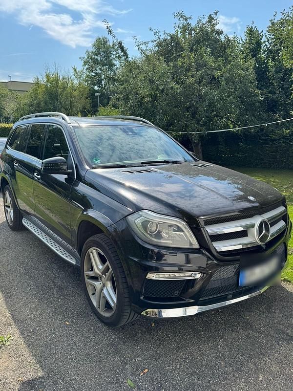 Schwarz Gebraucht 2013 Mercedes GL550 Sport SUV | 32.900 € - Bild 1/4