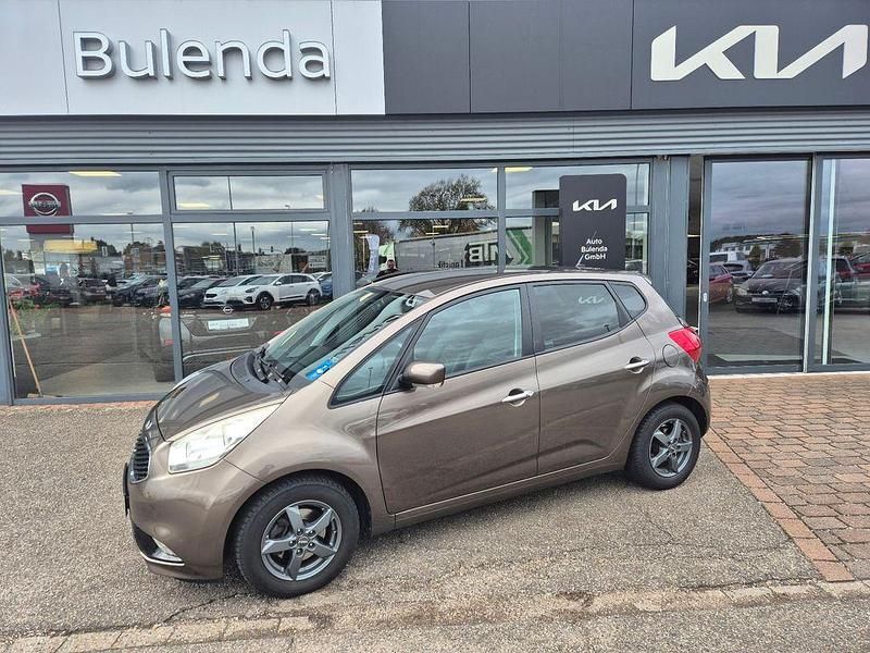 Braun Gebraucht 2017 Kia Venga DREAM-TEAM Edition Kleinwagen | 14.970 € (Etwas zu teuer) - Bild 1/4