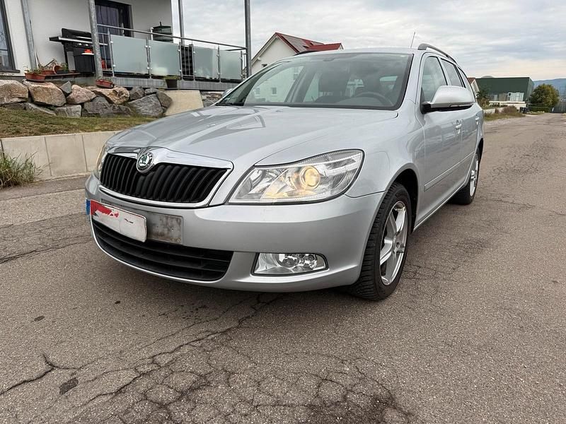 Silber Gebraucht 2009 Skoda Octavia Kombi | 3.250 € (Superpreis) - Bild 1/4