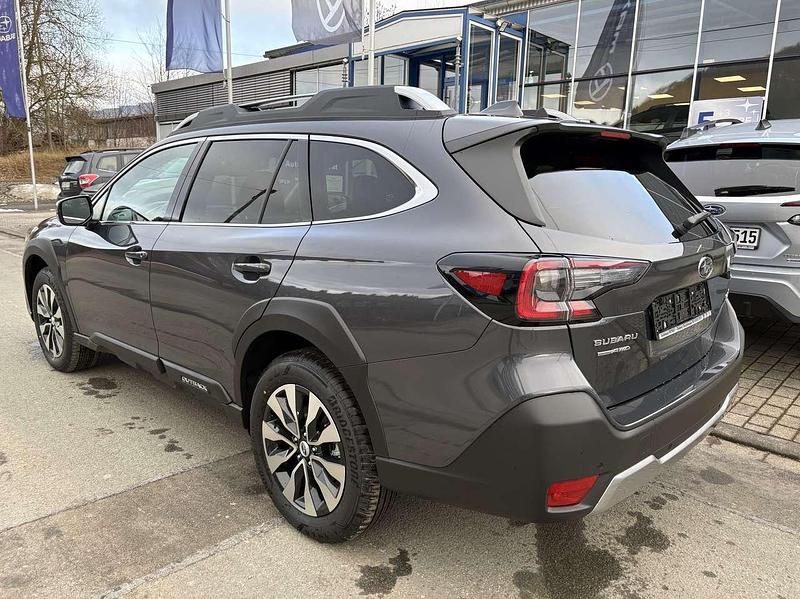 Neu Subaru Outback Platinum 169 PS (124 kW) 2026 Magnetite gray (m) Kombi