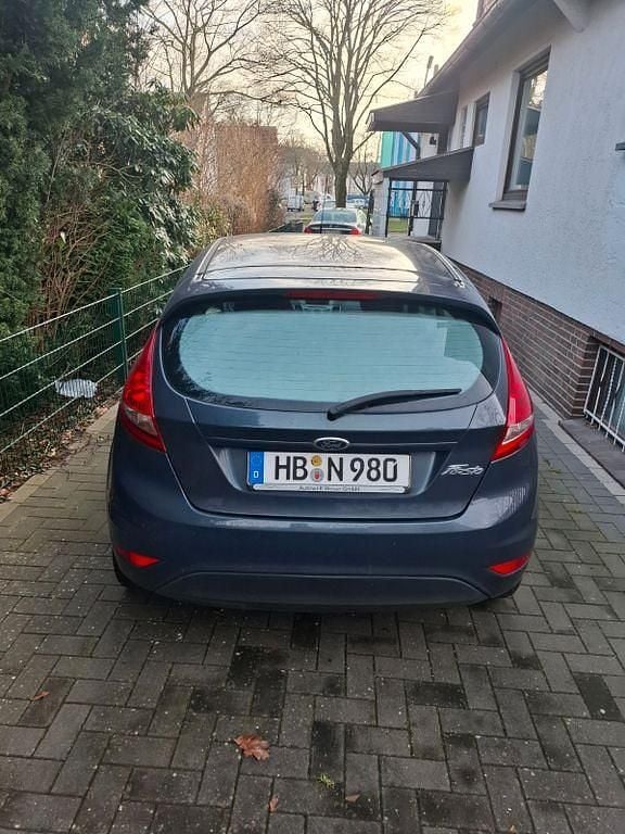 Gebraucht Ford Fiesta Trend 82 PS (60 kW) 2011 Grau Kleinwagen