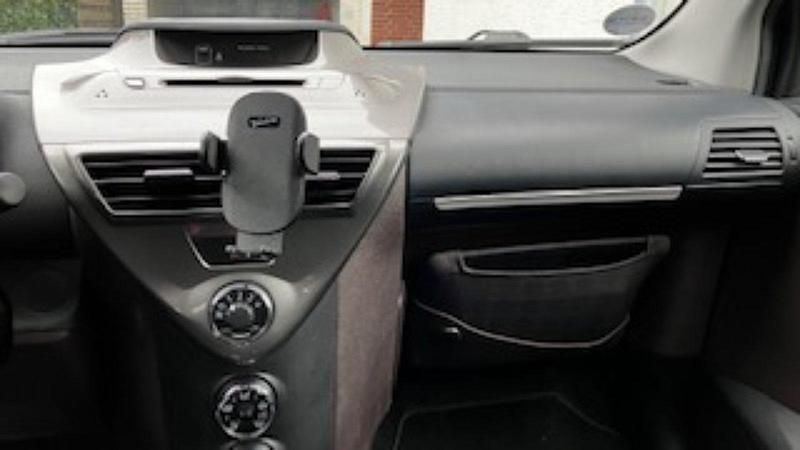 Gebraucht Toyota iQ 68 PS (50 kW) 2012 Beige Kleinwagen