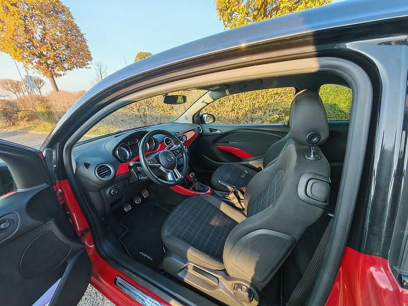 Gebraucht Opel Adam 69 PS (50 kW) 2013 Rot Kleinwagen