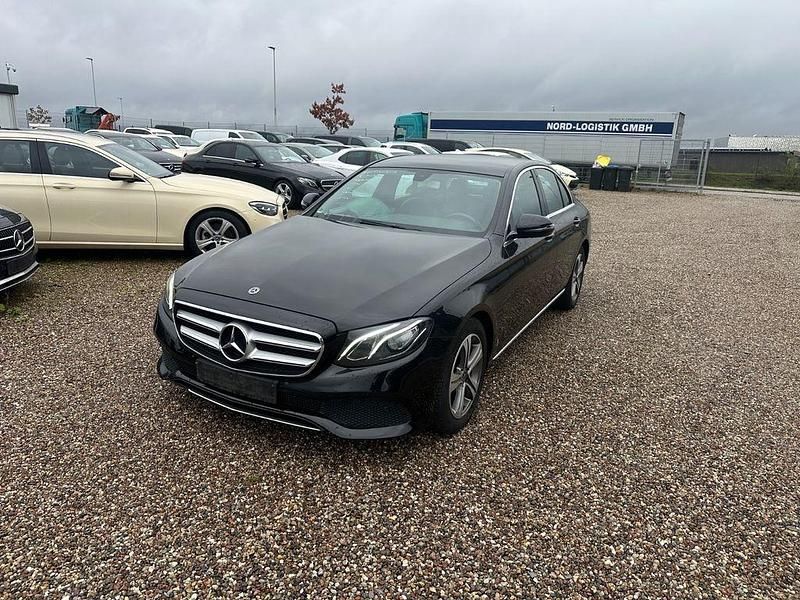 Gebraucht Mercedes E200 Avantgarde 150 PS (110 kW) 2019 Schwarz Limousine
