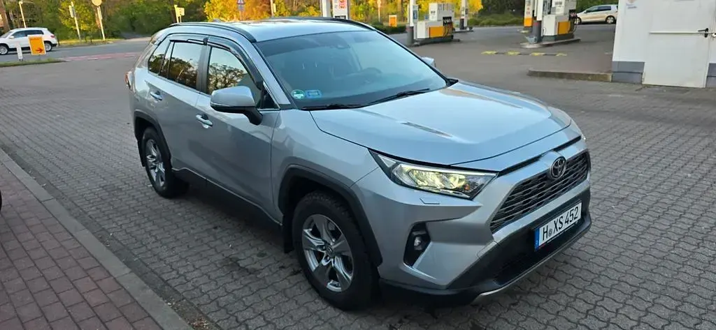 Gebraucht Toyota RAV4 175 PS (128 kW) 2023 Grau SUV