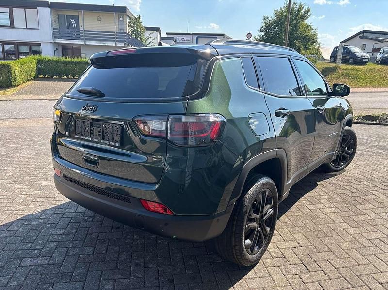 Uusi Jeep Compass North 131 HP (96 kW) 2025 Vihreä Katumaasturi