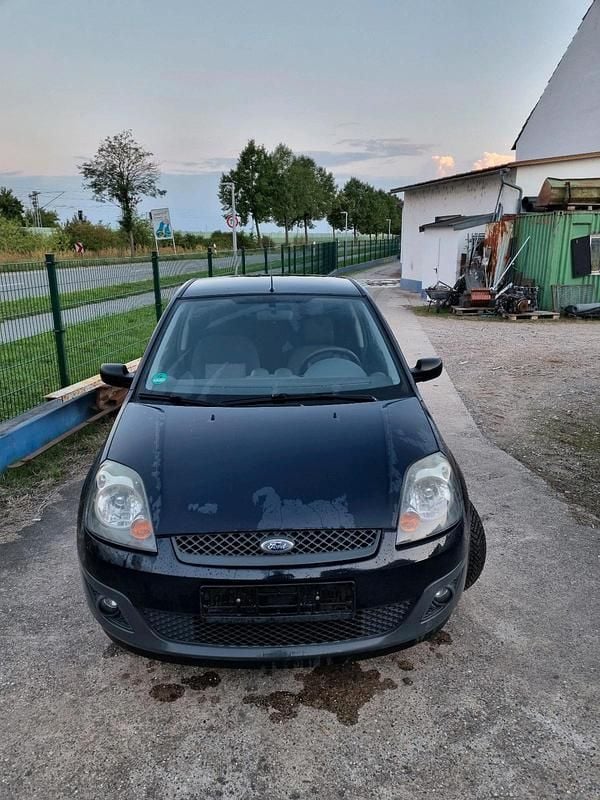 Gebraucht Ford Fiesta 80 PS (58 kW) 2006 Blau Kleinwagen
