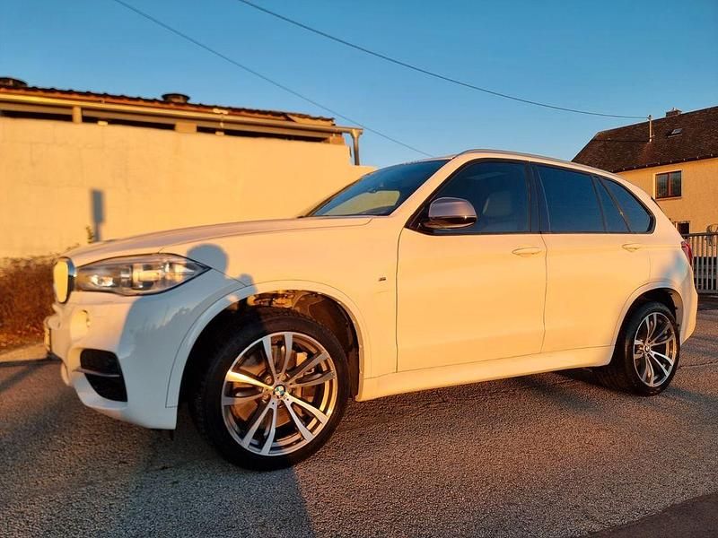 Weiß Gebraucht 2014 BMW X5 M50 Performance SUV | 26.999 € (Fairer Preis) - Bild 1/4