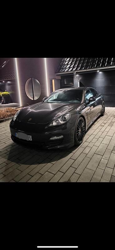 Grau Gebraucht 2011 Porsche Panamera 4S Limousine | 20.000 € (Fairer Preis) - Bild 1/4