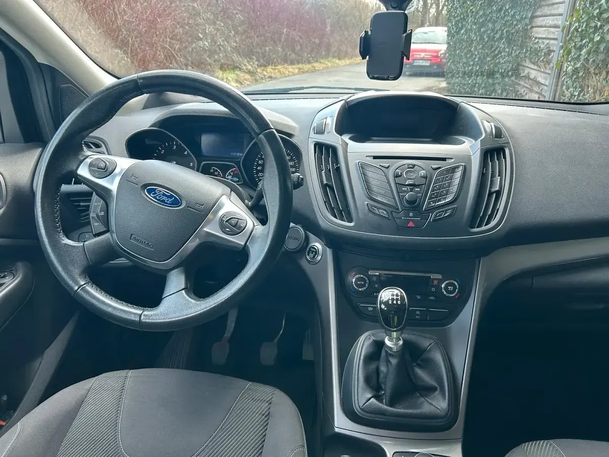 Gebraucht Ford Kuga 120 PS (88 kW) 2015 Weiß SUV