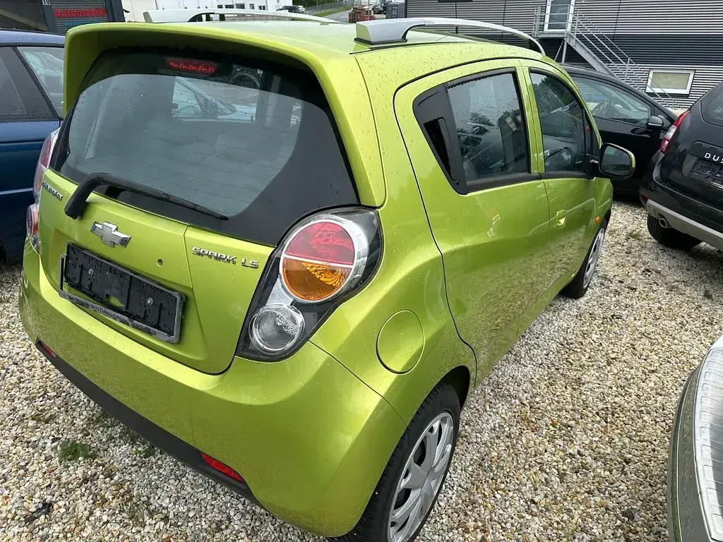 Gebraucht Chevrolet Spark LS 82 PS (60 kW) 2010 Grün Kleinwagen