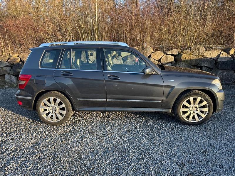 Gebraucht Mercedes GLK250 204 PS (150 kW) 2011 Grau SUV