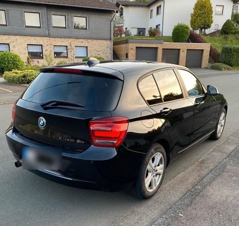 Gebraucht BMW 116 139 PS (102 kW) 2012 Schwarz Kleinwagen