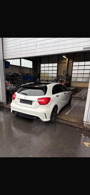 Second-hand Mercedes A220 169 CP (124 kW) 2013 Alb Hatchback