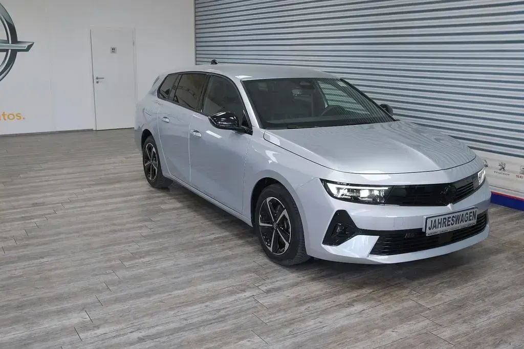 Gebraucht Opel Astra 131 PS (96 kW) 2025 Silber Kleinwagen