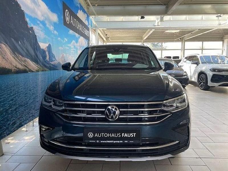 Gebraucht VW Tiguan Elegance 150 PS (110 kW) 2022 Blau metallic SUV