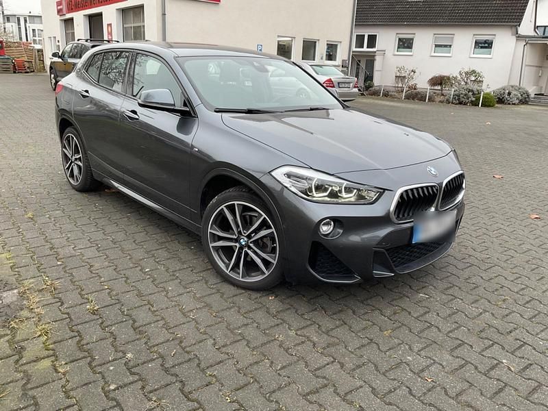 Grau Gebraucht 2019 BMW X2 M Sport SUV | 22.800 € - Bild 1/4