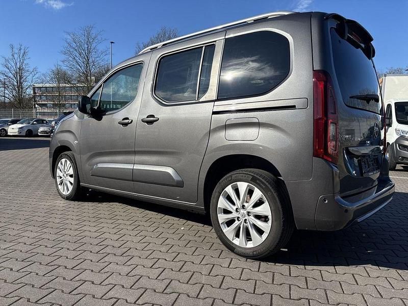 Gebraucht Opel Combo Life Ultimate 131 PS (96 kW) 2021 Mondstein grau Van / Kleinbus