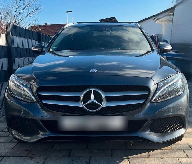 Grau Gebraucht 2015 Mercedes C220 Kombi | 15.450 € (Etwas zu teuer) - Bild 1/4