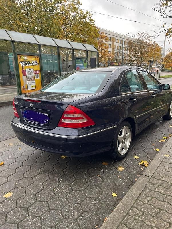 Gebraucht Mercedes C180 135 PS (99 kW) 2001 Blau Limousine